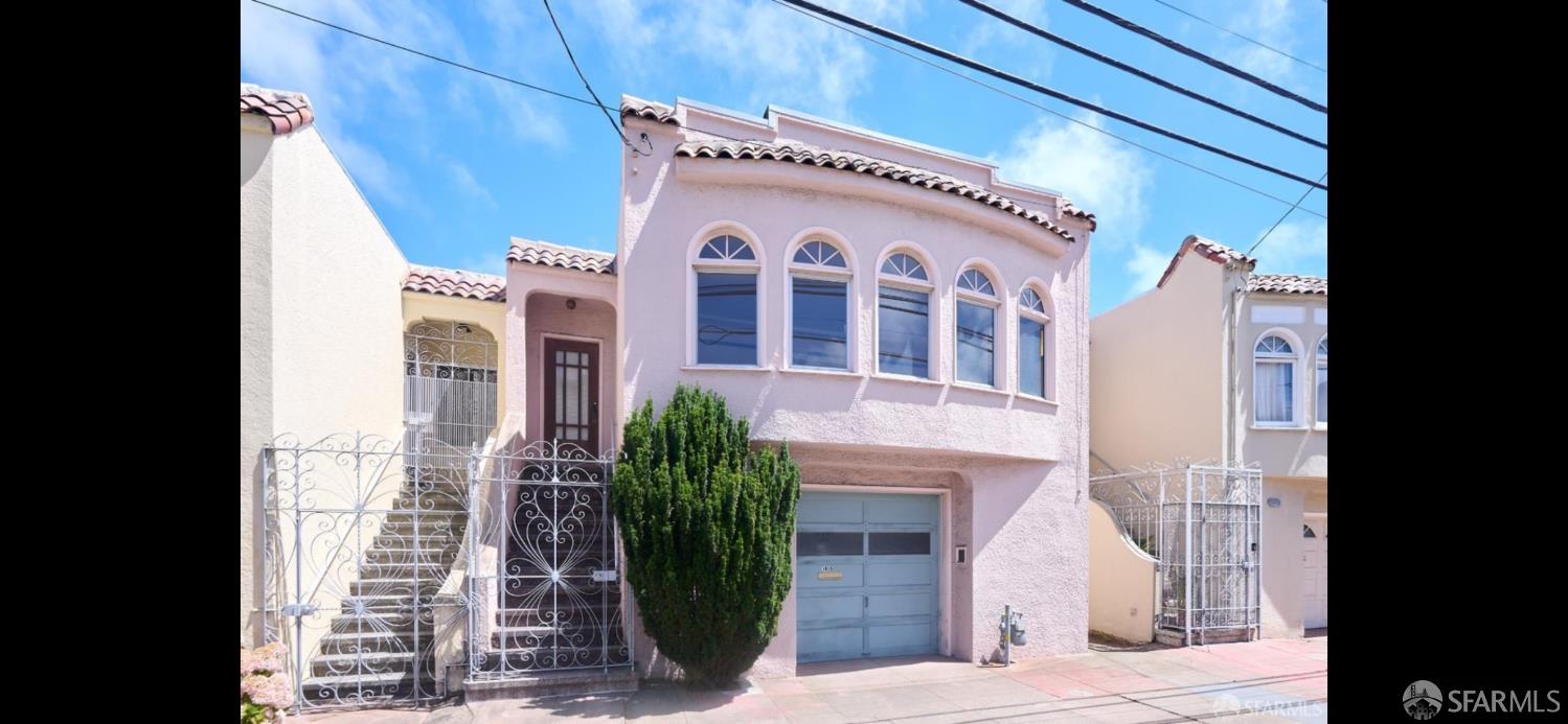 1055 Cayuga Avenue - Main photo