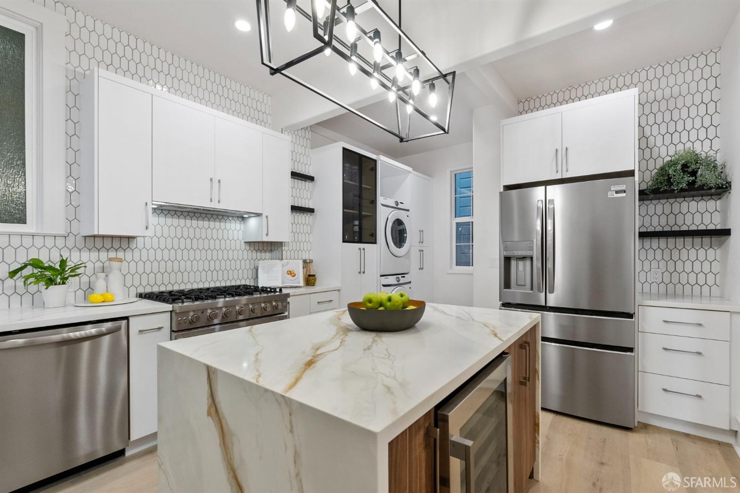 1740 Larkin Street - Photo 4