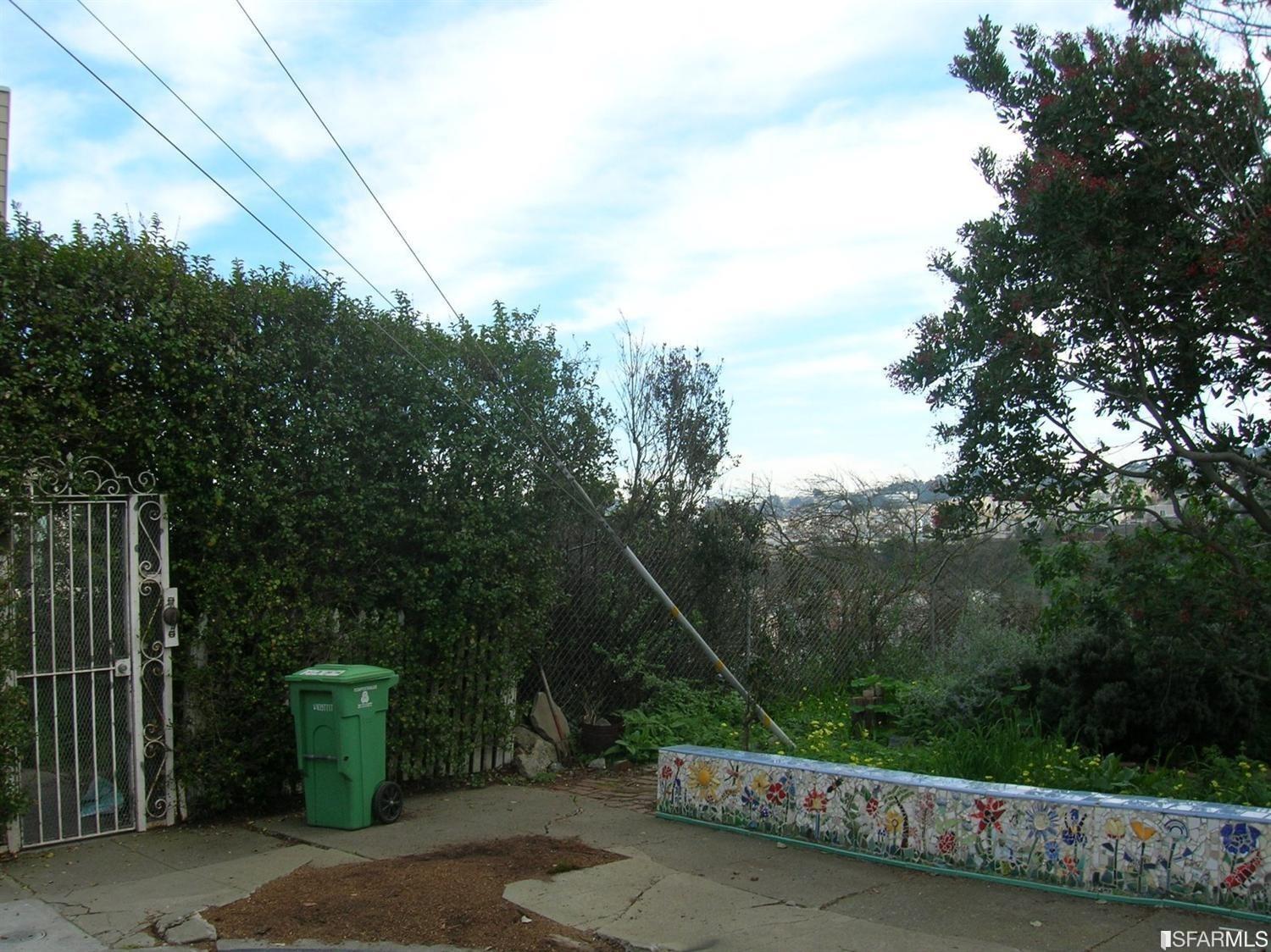 868 Moultrie Street - Photo 2