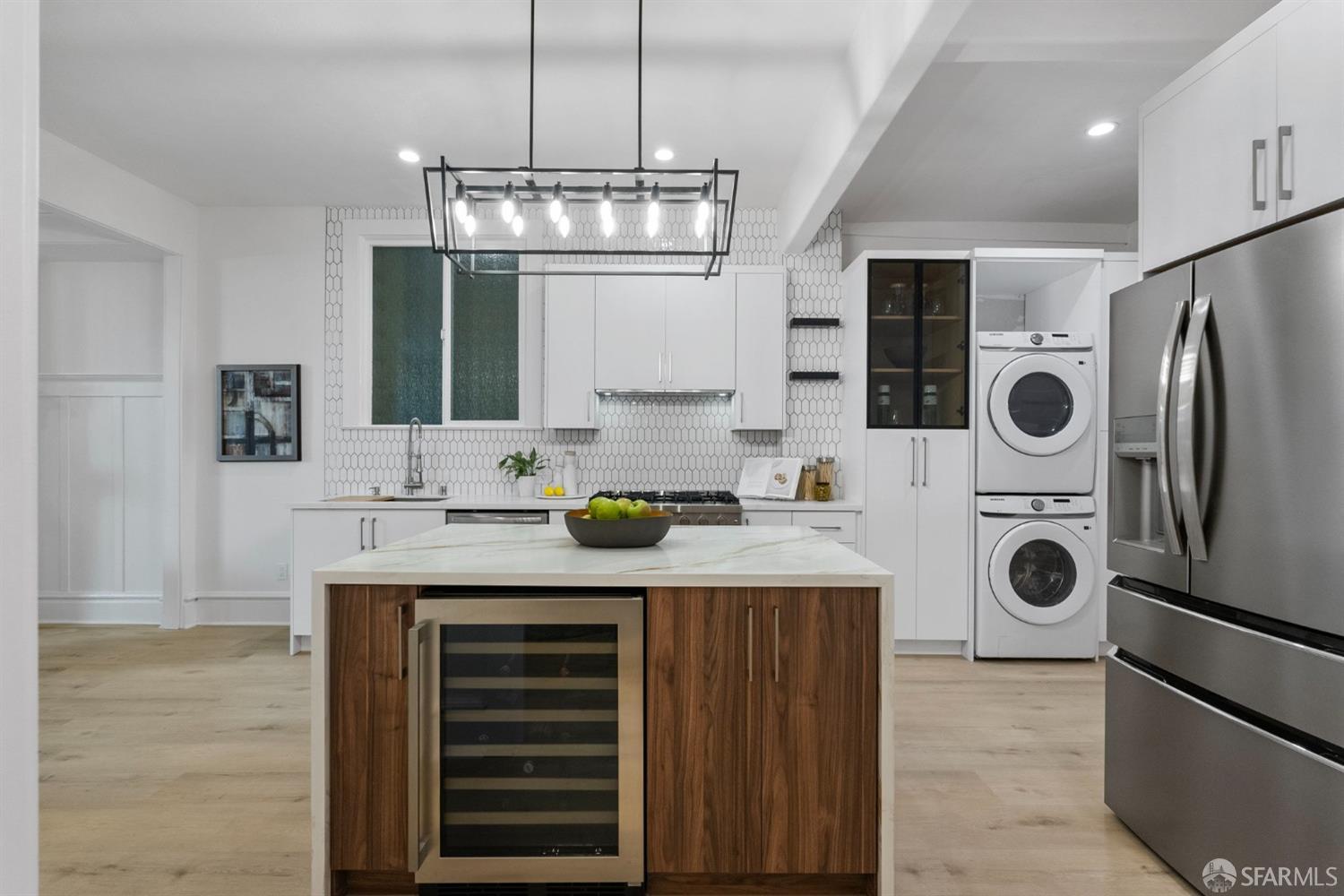 1740 Larkin Street - Photo 3