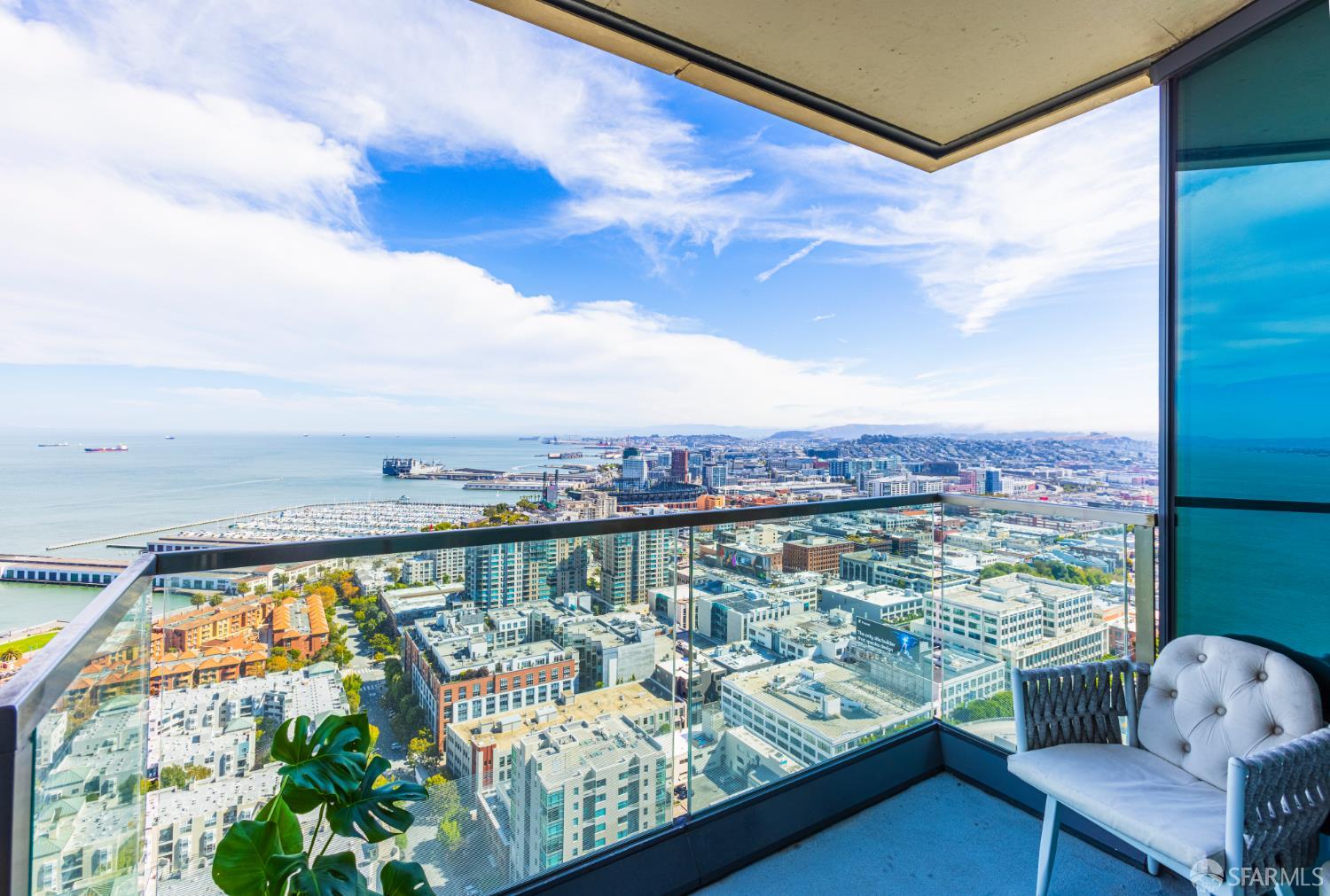 425 1st Street #3202 - Photo 3