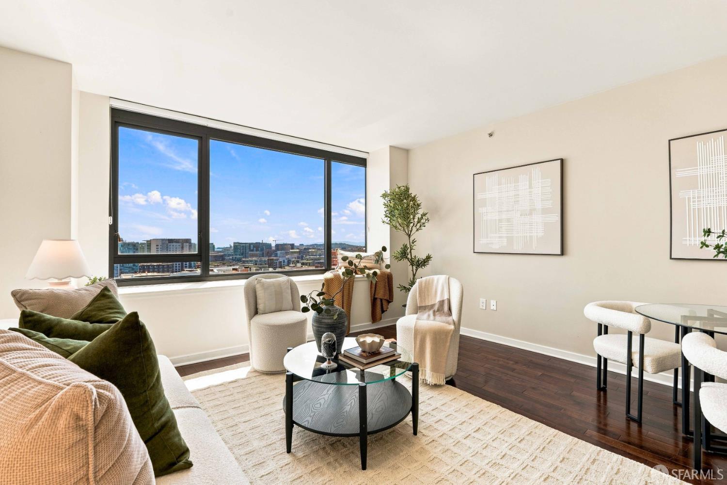 250 King Street #1512 - Photo 5