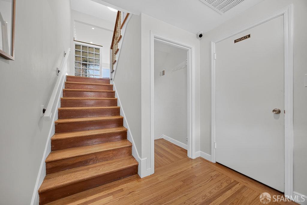 231 Evelyn Way - Photo 5