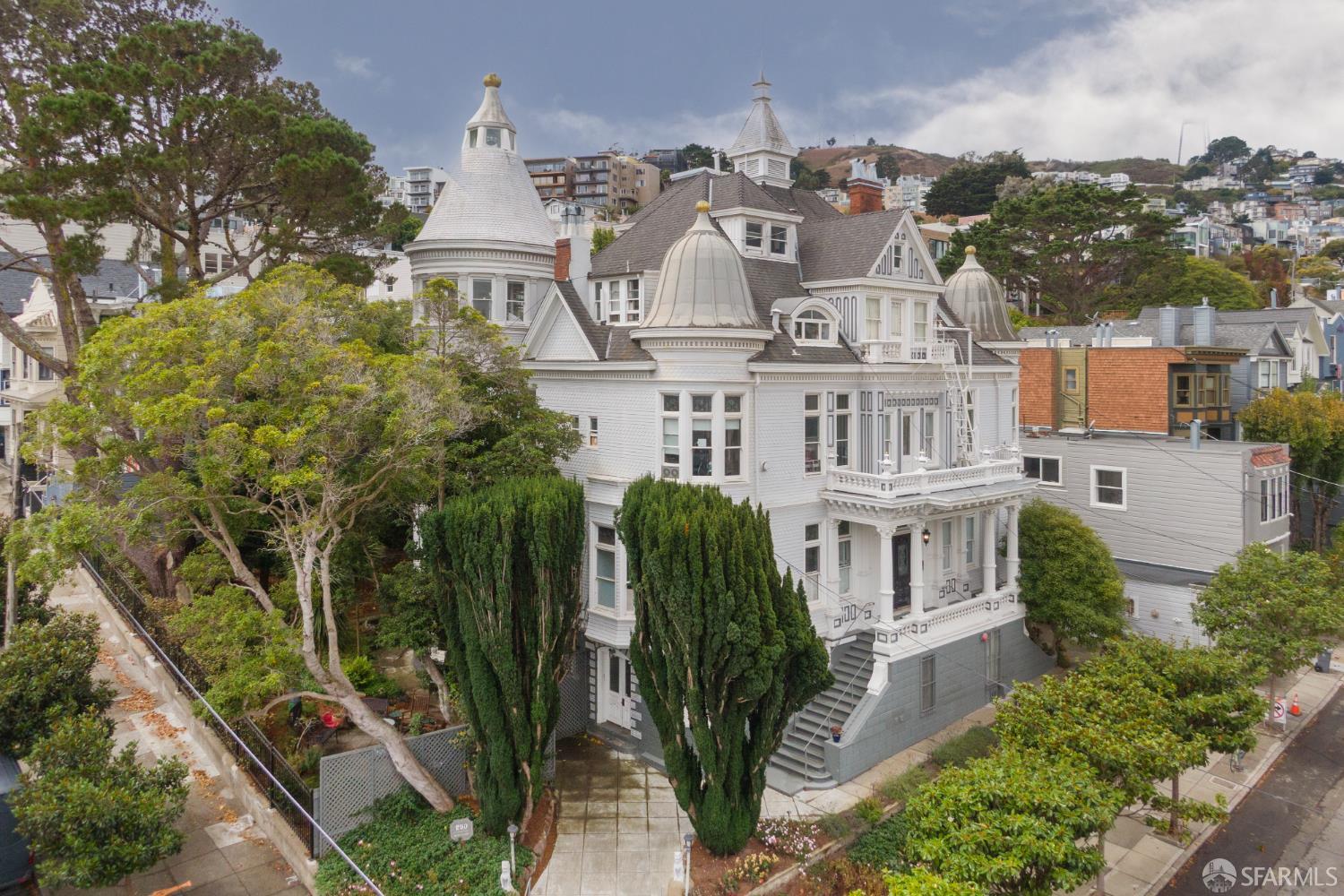 250 Douglass Street - Photo 2