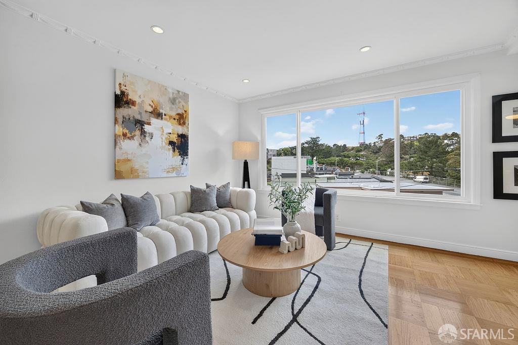 231 Evelyn Way - Main photo