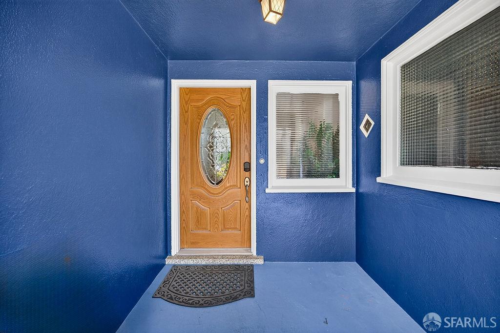 231 Evelyn Way - Photo 3