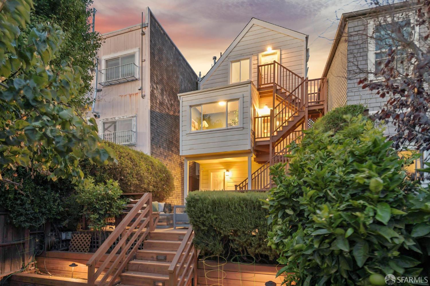 1375 Palou Avenue - Photo 2