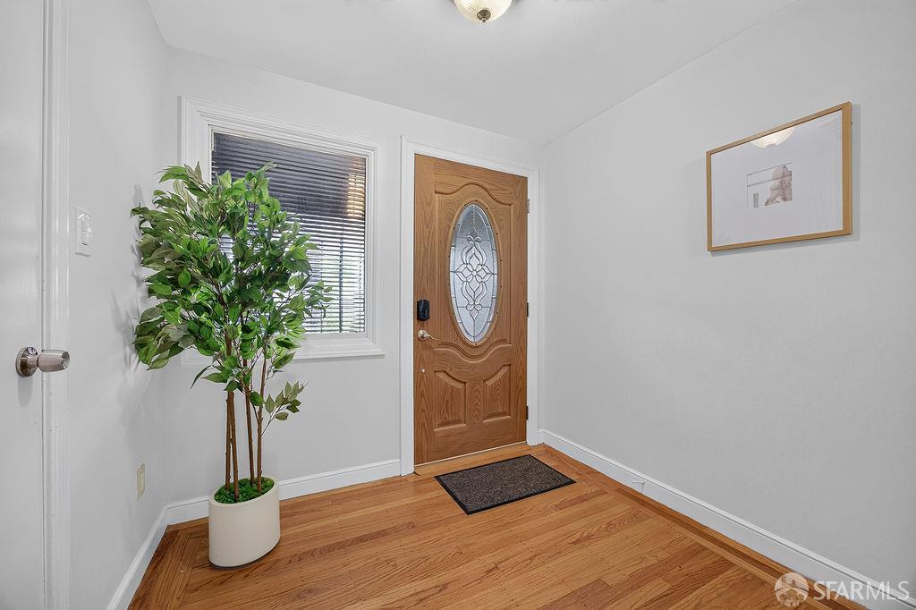 231 Evelyn Way - Photo 4