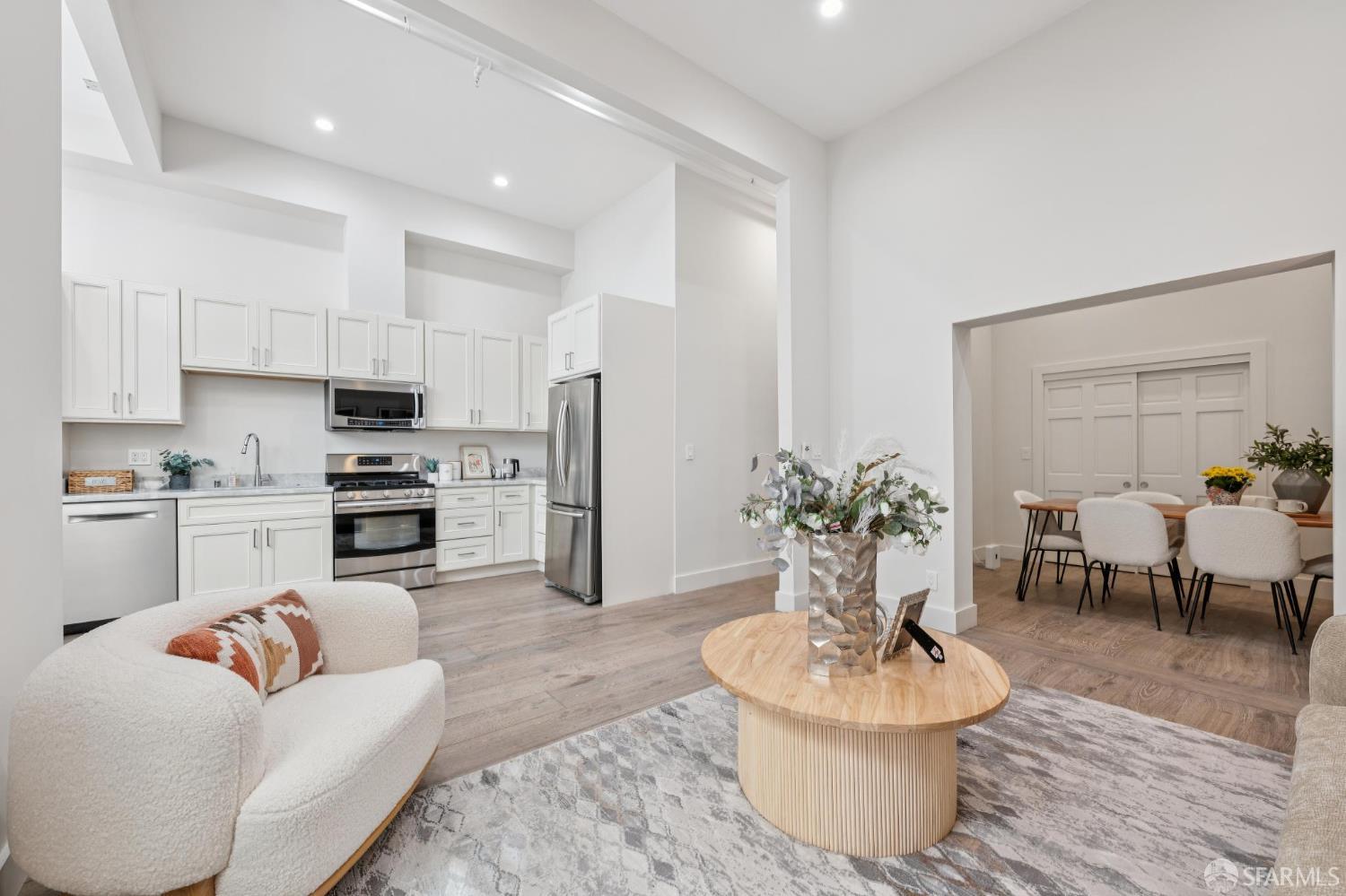 592 Chestnut Street - Photo 5