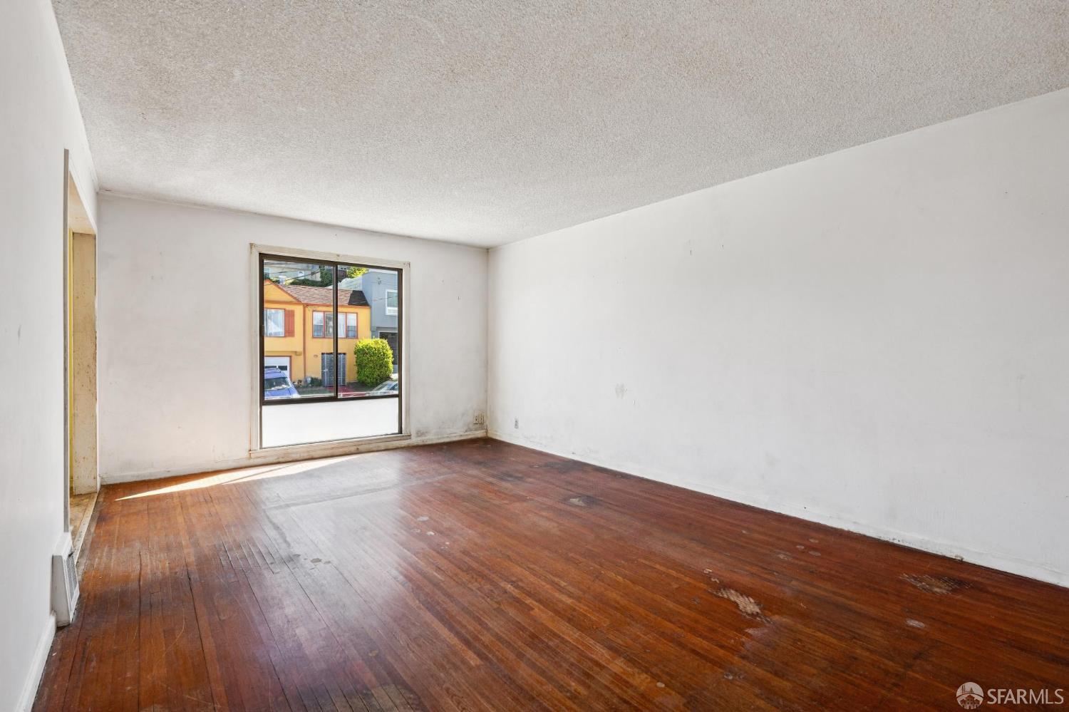 631 Head Street - Photo 4