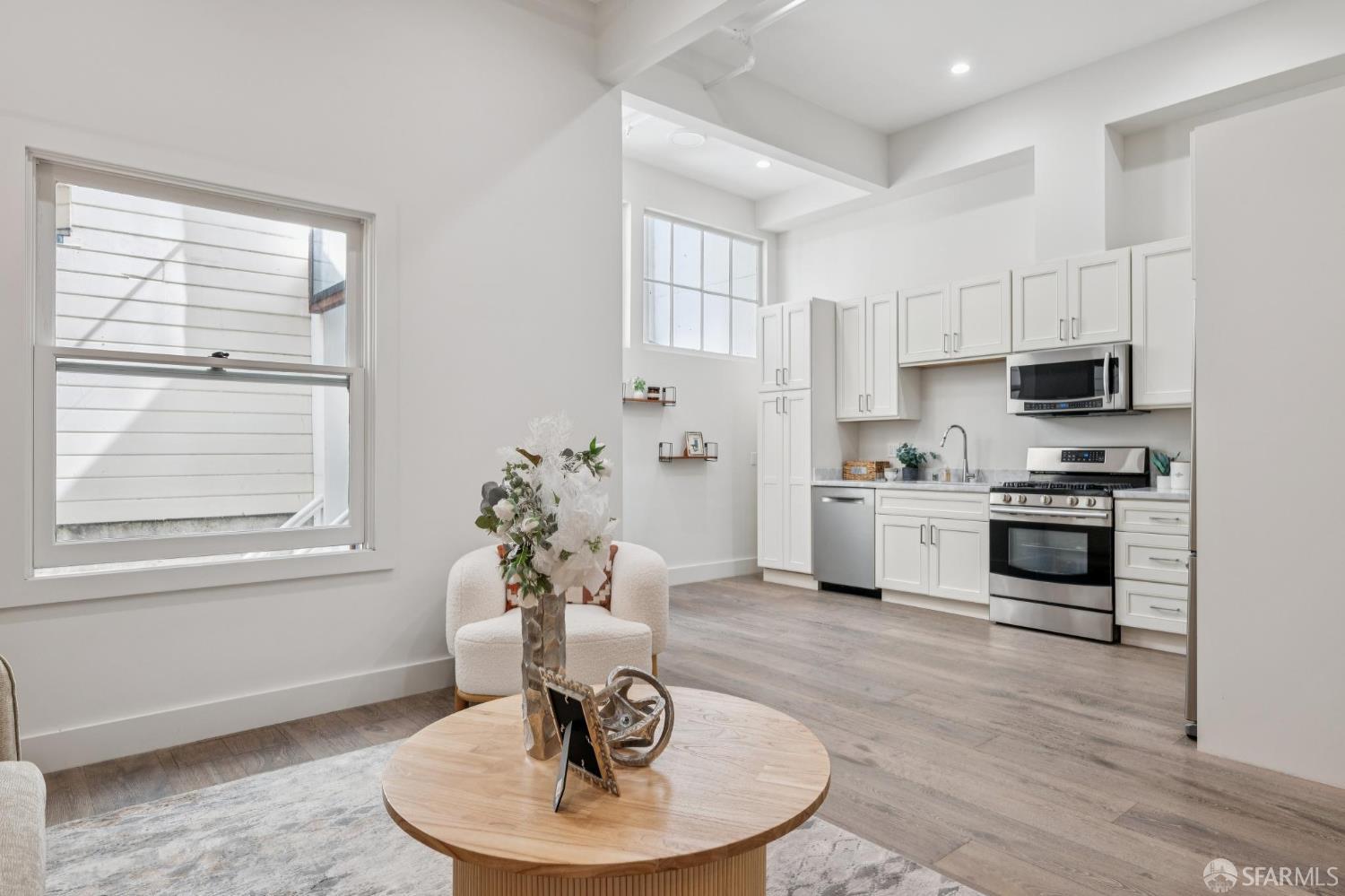 592 Chestnut Street - Photo 4