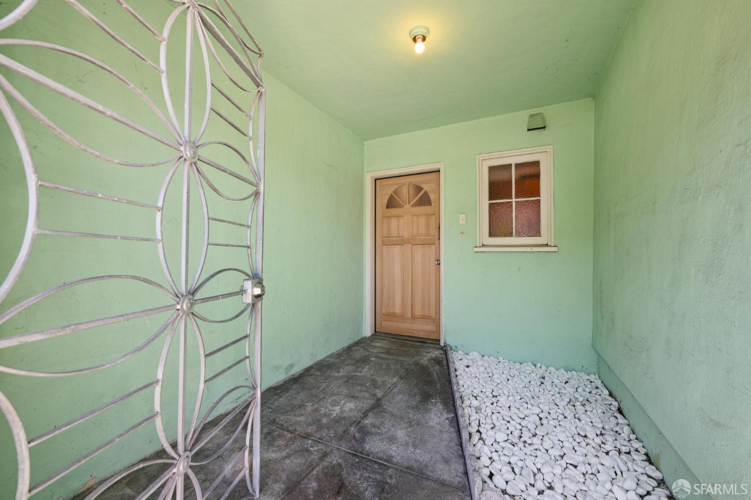 631 Head Street - Photo 2