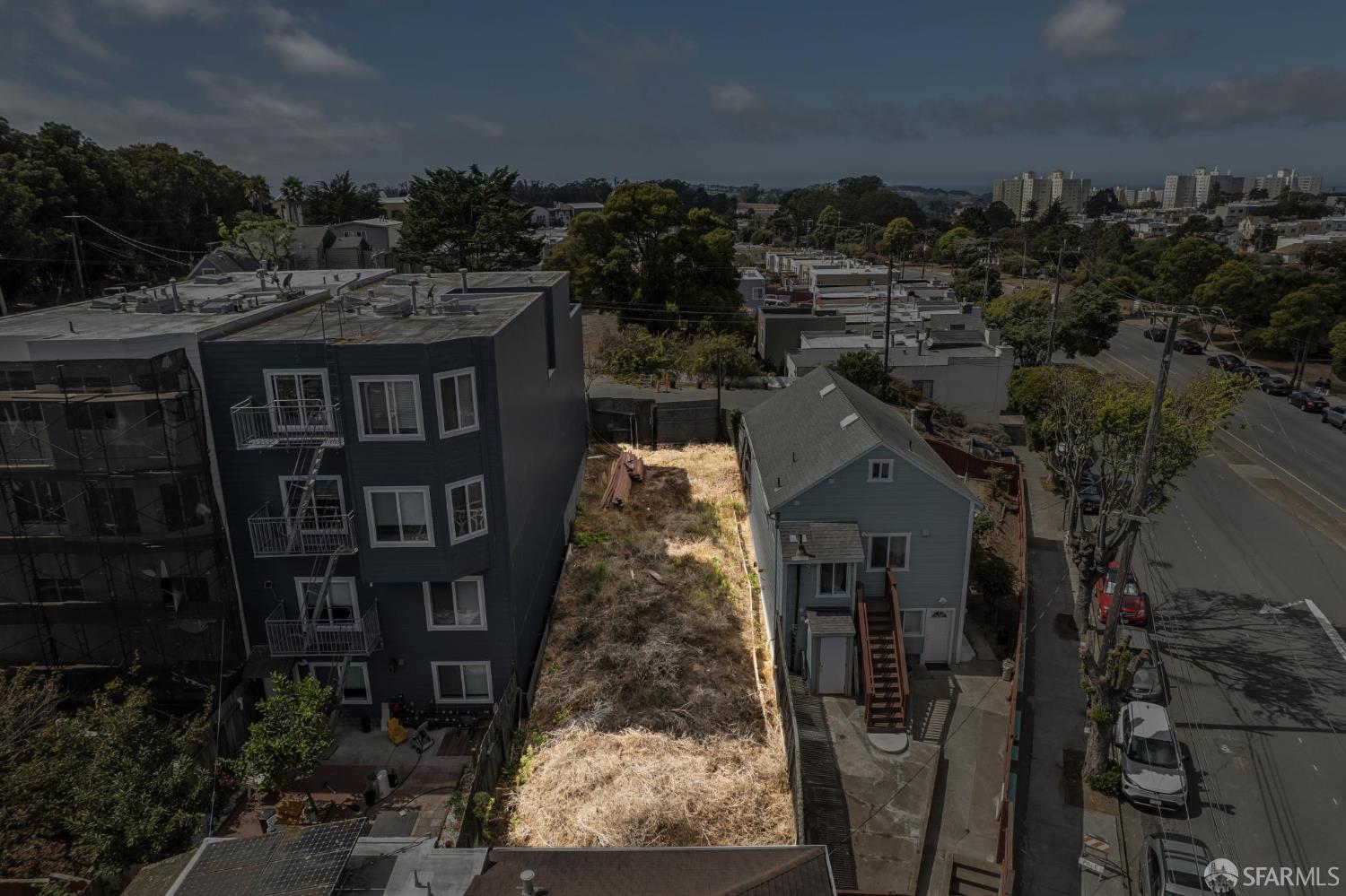 216 Head Street - Photo 2