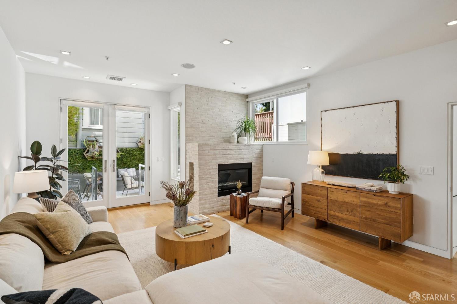1246 Sanchez Street - Photo 2