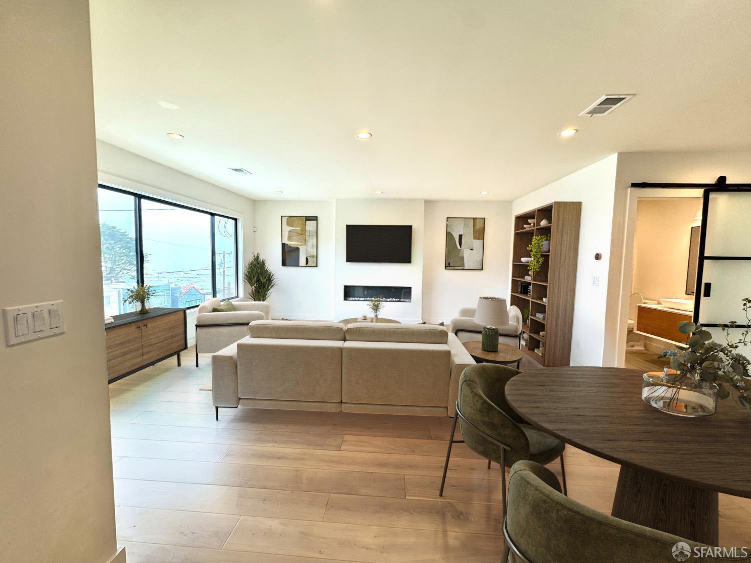 567 Head Street - Photo 2