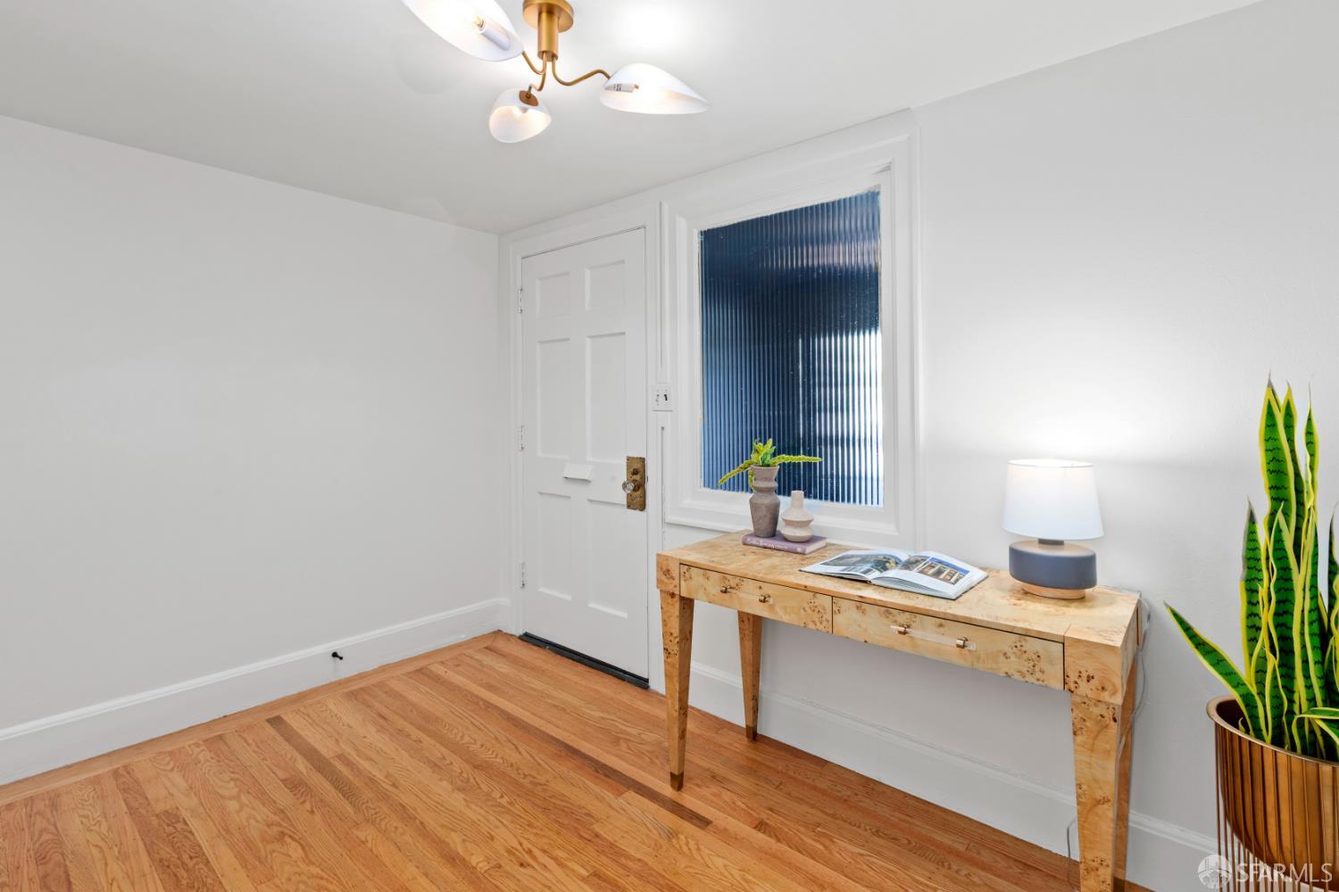 327 Hale Street - Photo 2
