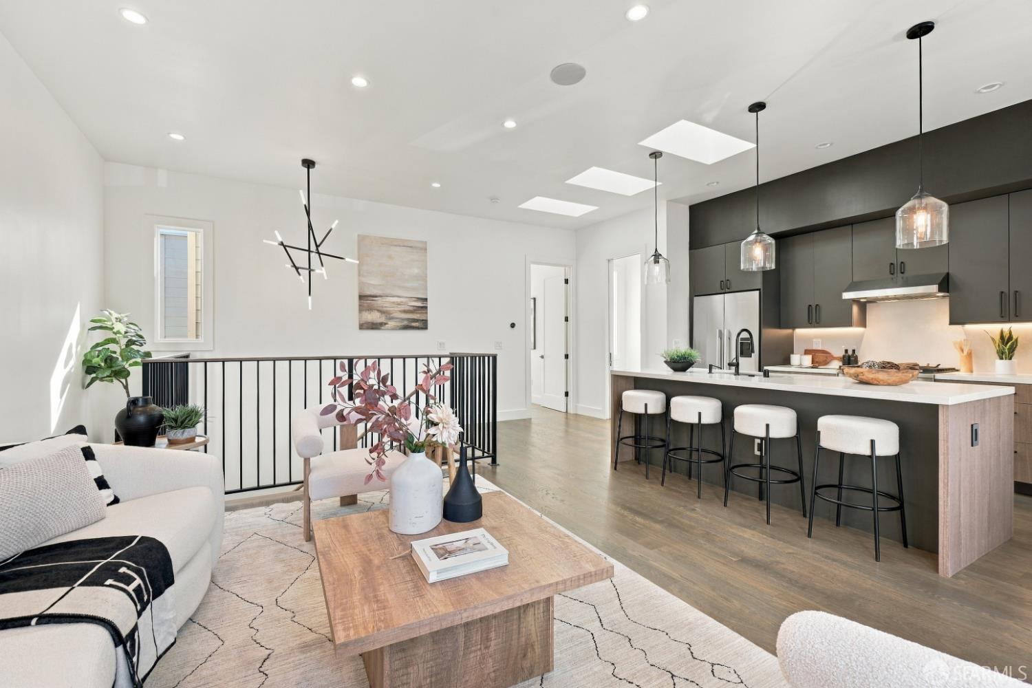 437 Ellsworth Street - Photo 2