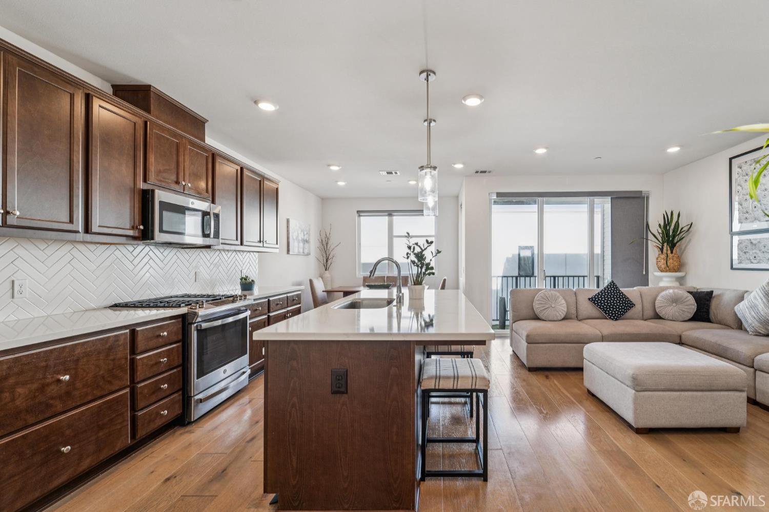 493 Cambridge Street - Photo 5