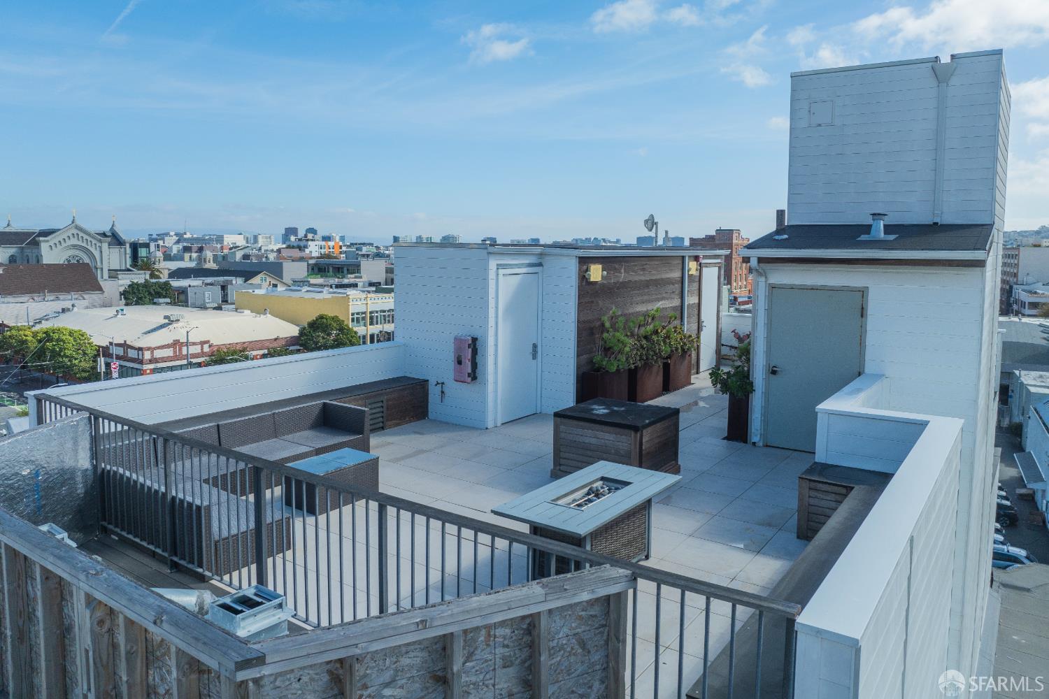 1532 Howard Street - Photo 3