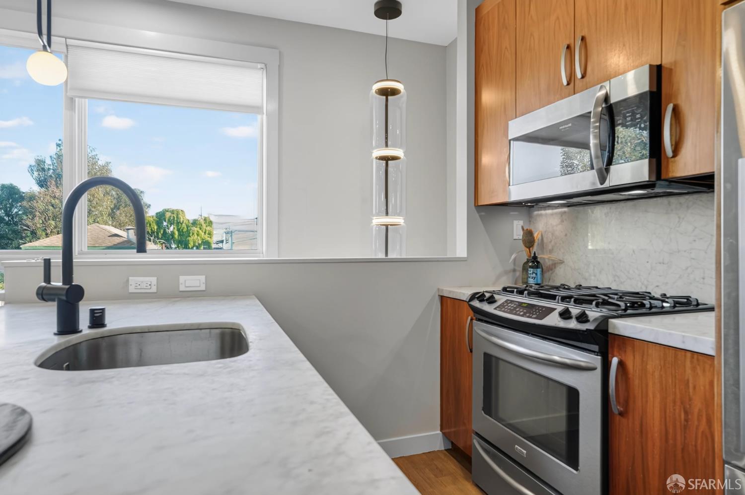 552 Vermont Street - Photo 5