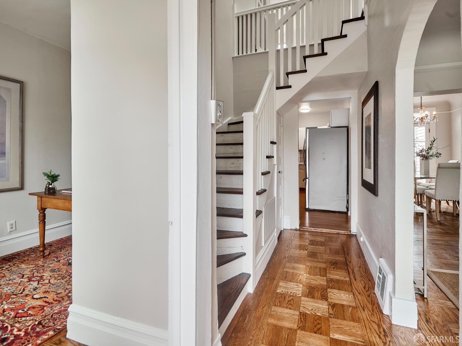559 Edinburgh Street - Photo 2