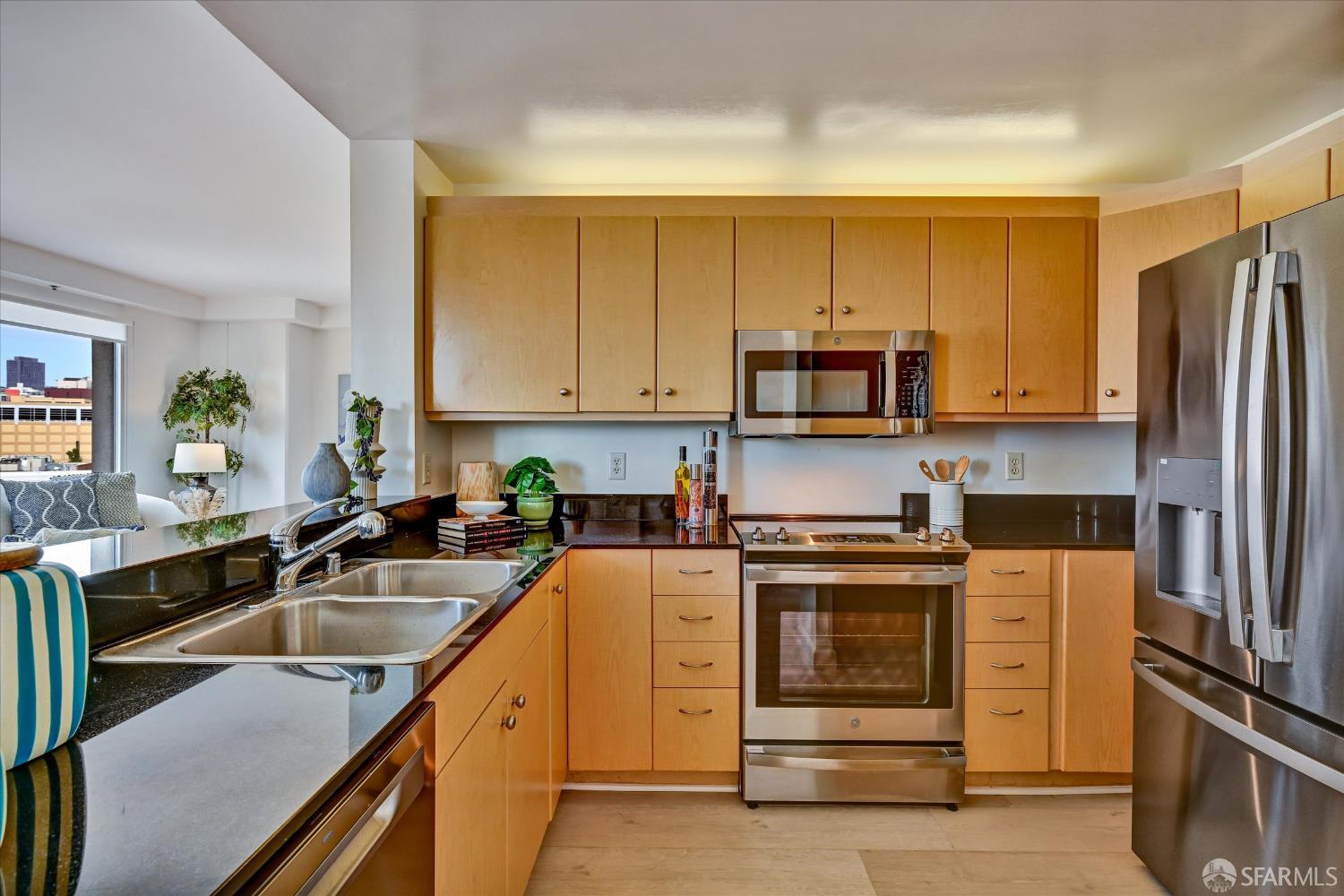 140 Van Ness Avenue #819 - Photo 4