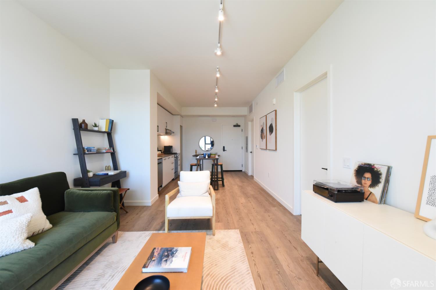 395 6th Street #511A - Photo 2