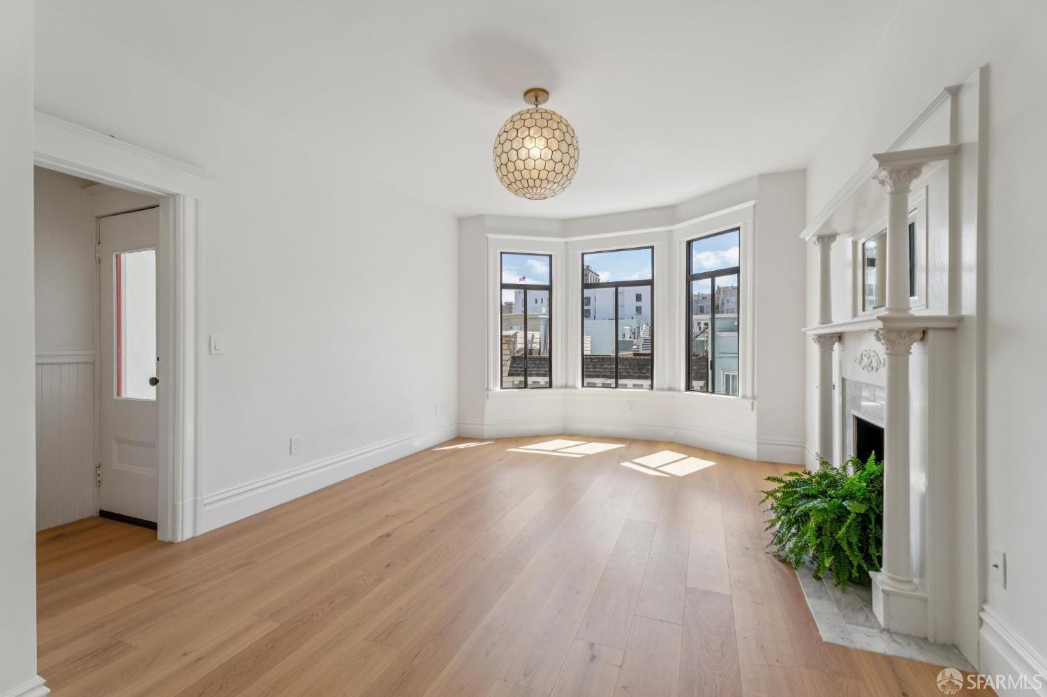 38 Bernard Street - Photo 2