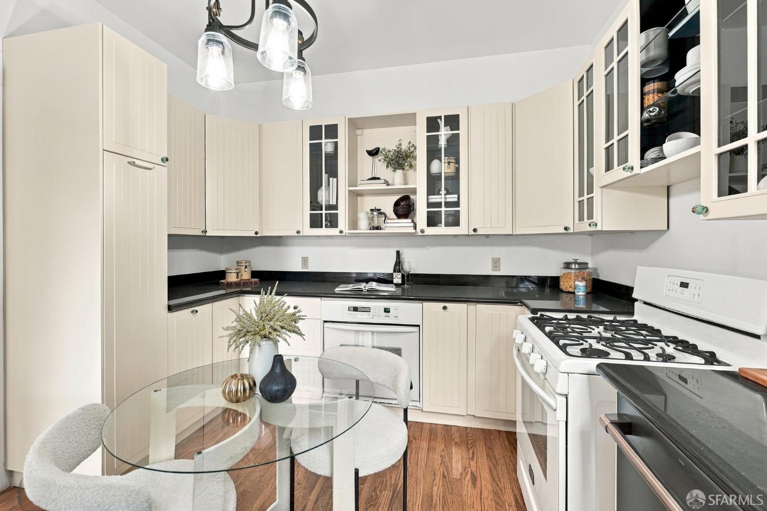 1531 9th Avenue - Photo 4