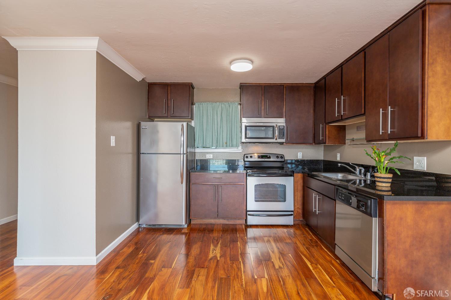 646 Corbett Avenue #605 - Photo 4