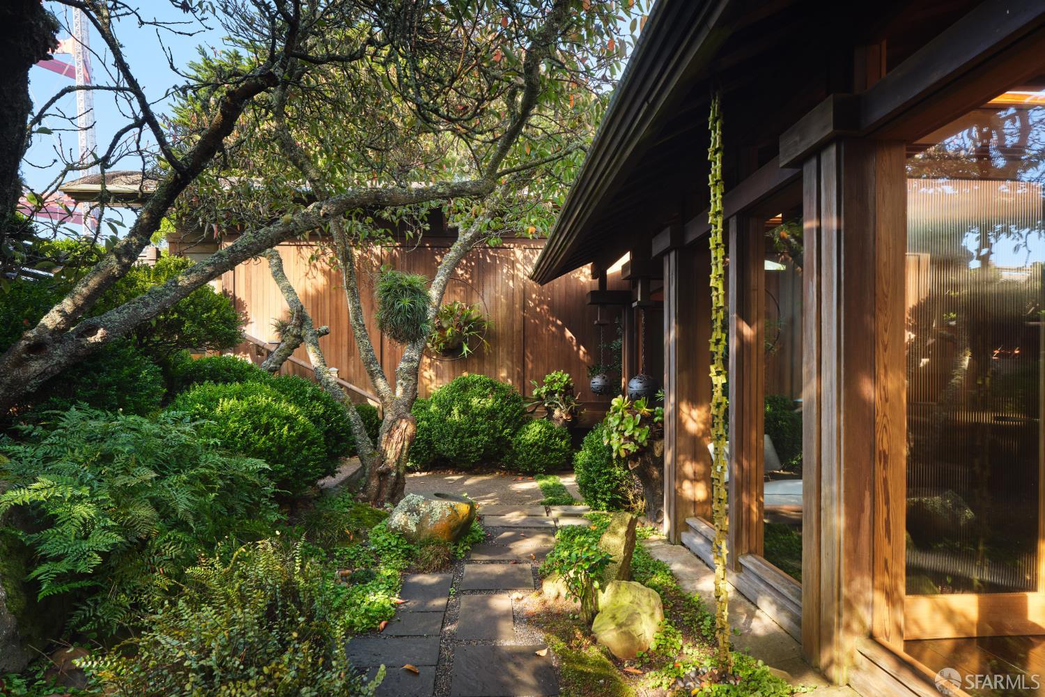 176 Palo Alto Avenue - Photo 2