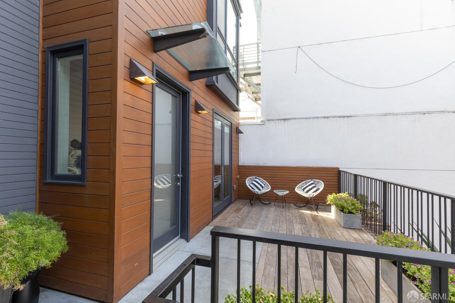 1269 Lombard Street #B - Photo 2
