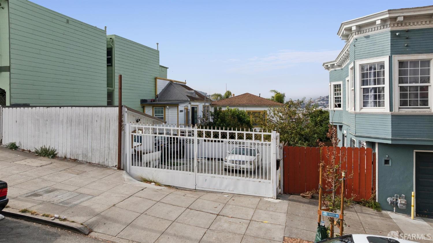 1465 Oakdale Avenue - Photo 4