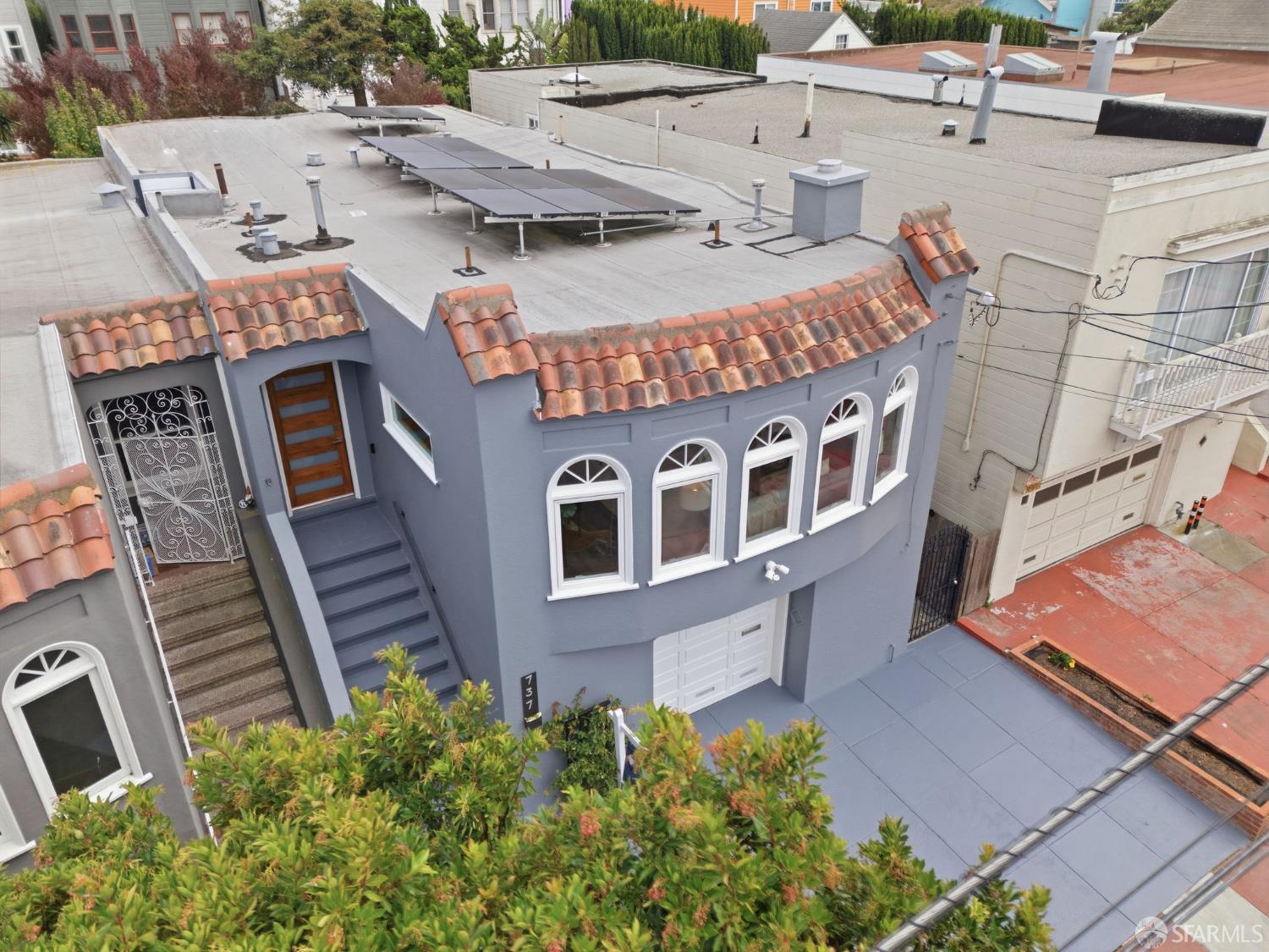 737 Huron Avenue - Photo 2