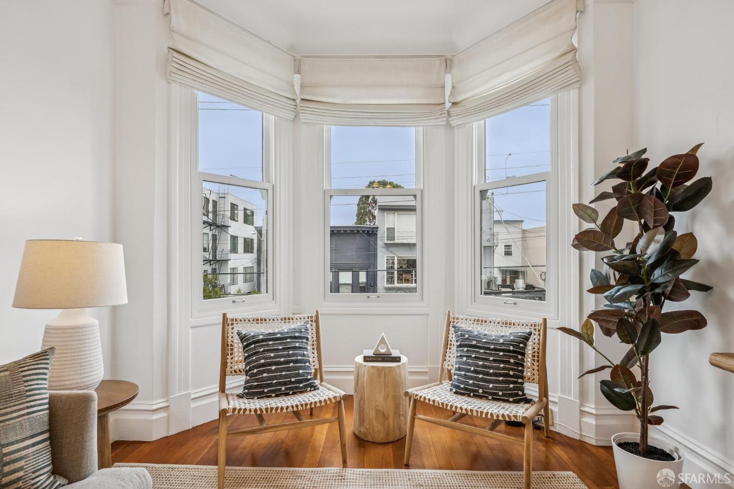 3126 Laguna Street - Photo 3