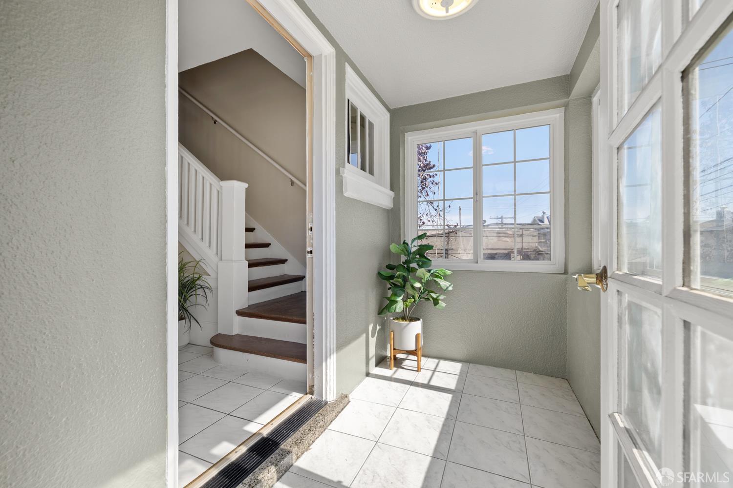 1124 Athens Street - Photo 3