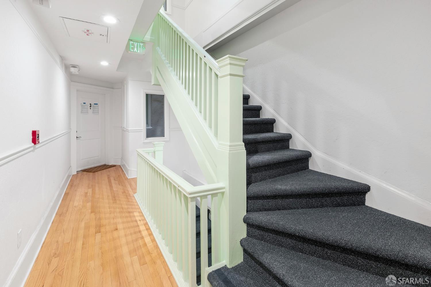 830 Hyde Street - Photo 4