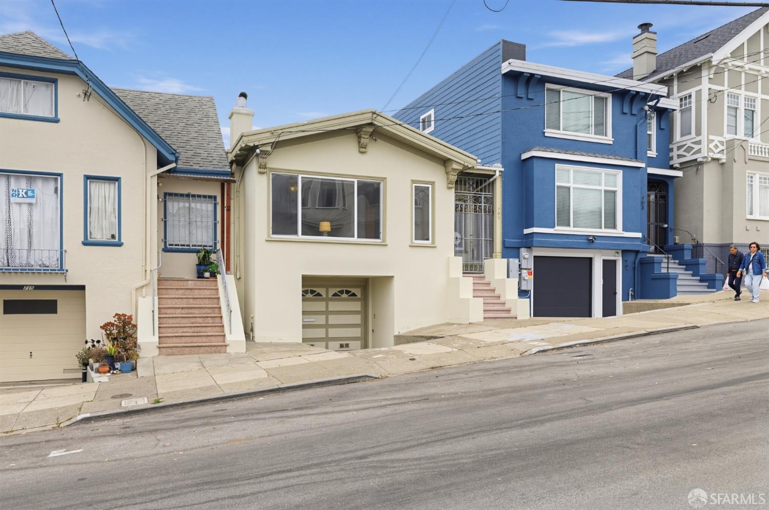 709 42nd Avenue - Photo 2