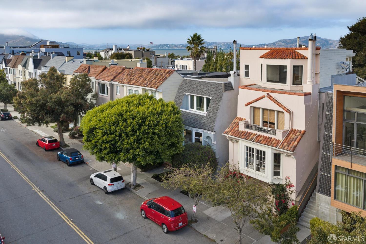 128 Cervantes Boulevard - Photo 3