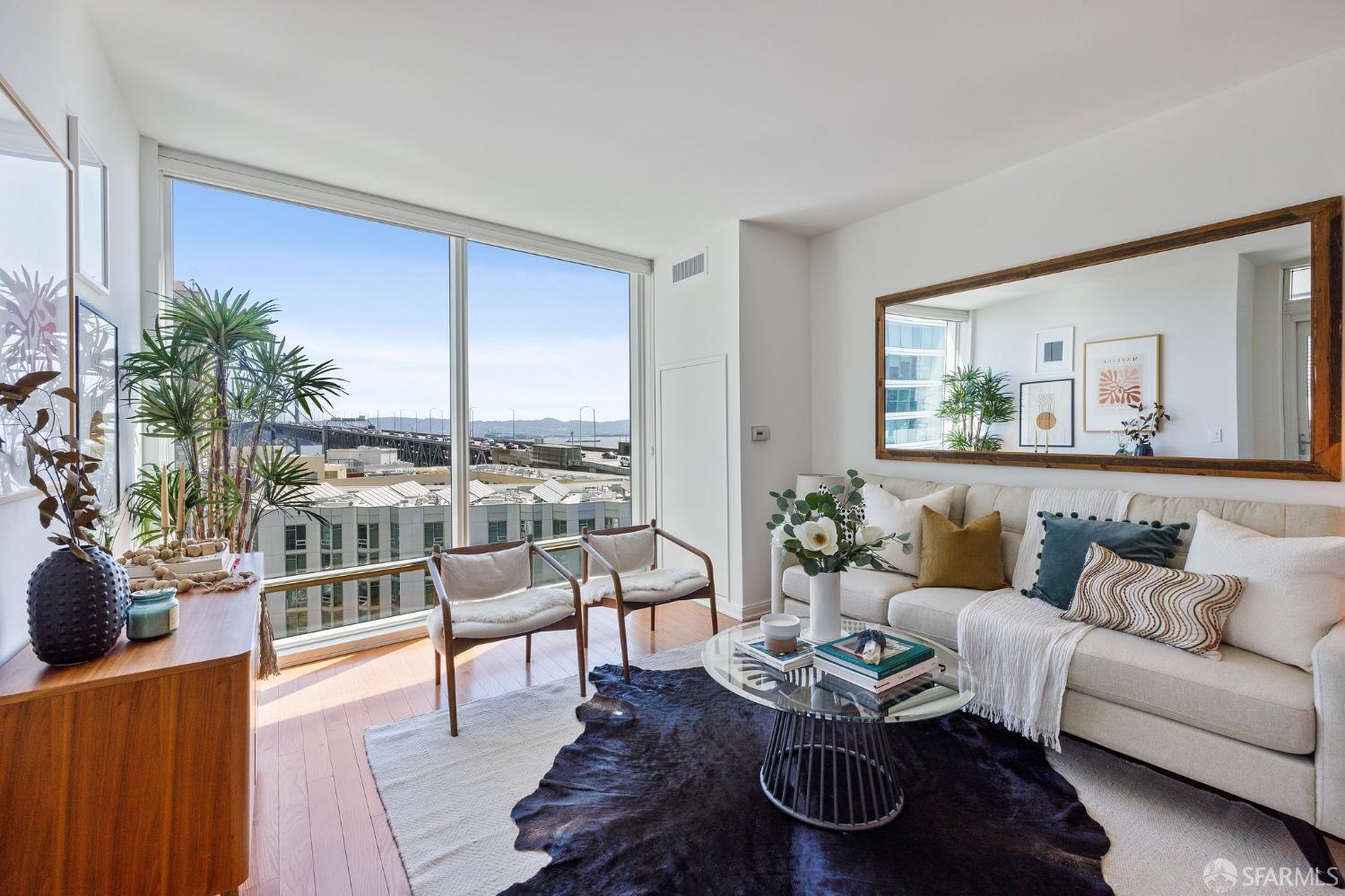 425 1st Street #1008 - Photo 5
