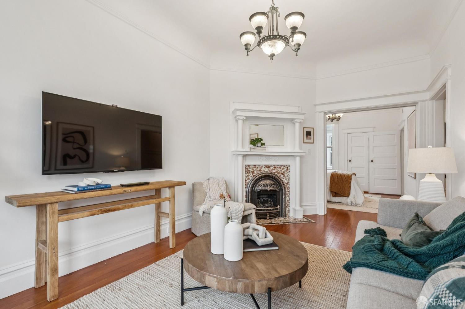 3126 Laguna Street - Photo 4