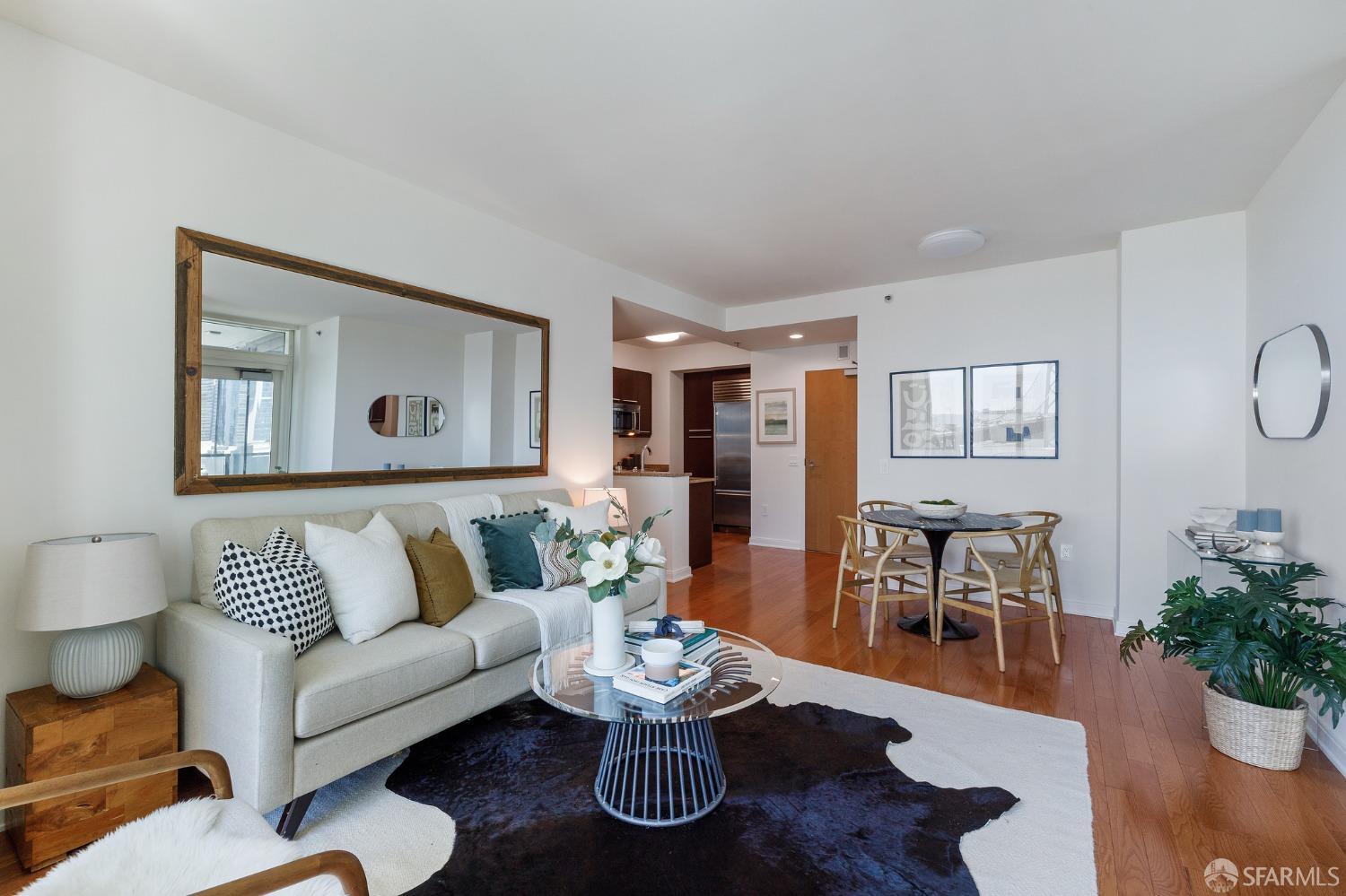 425 1st Street #1008 - Photo 2