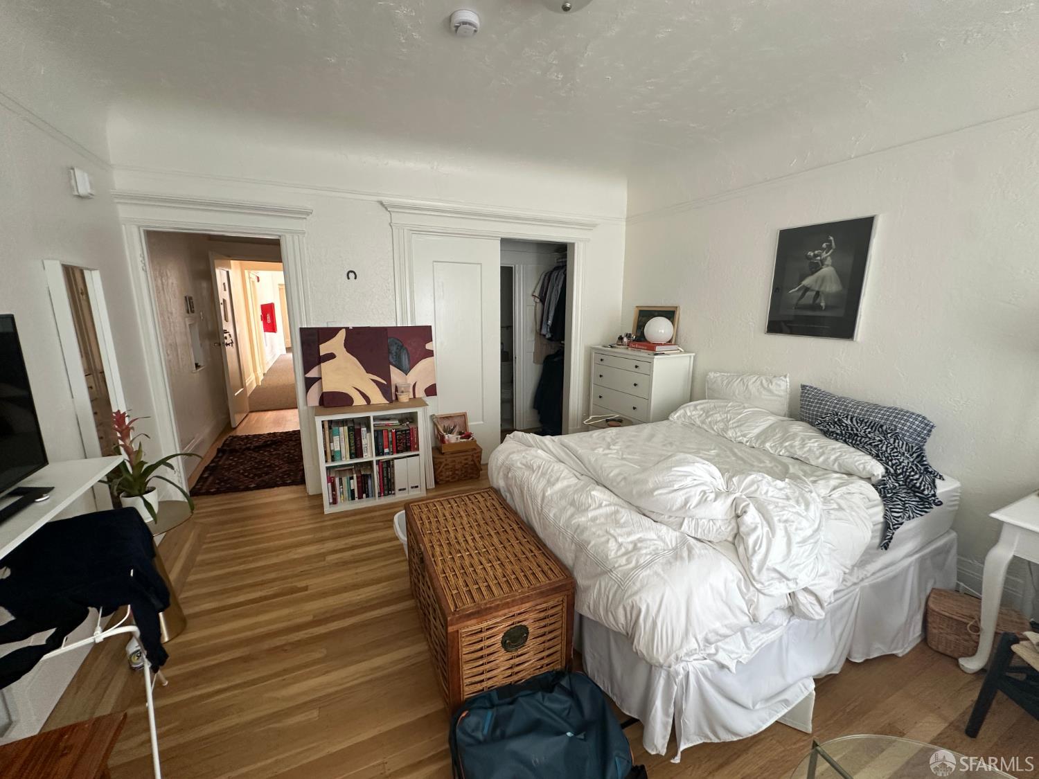 1451 Larkin Street - Photo 5