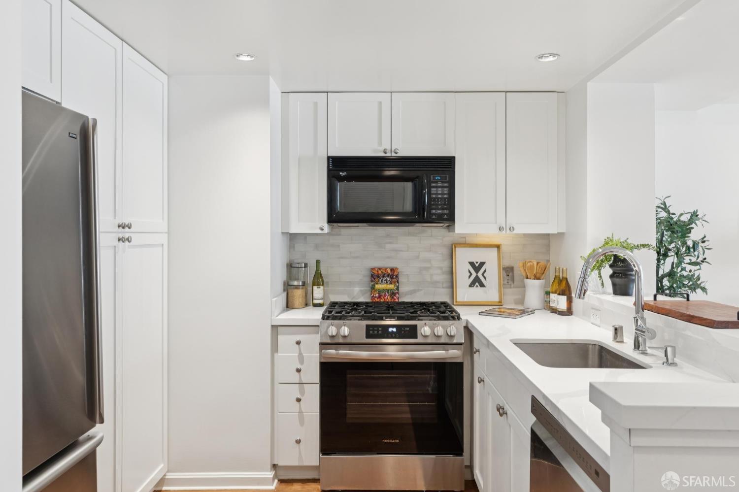 400 Beale Street #808 - Photo 2