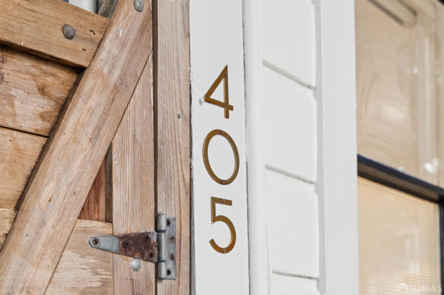 405 Hoffman Street - Photo 3