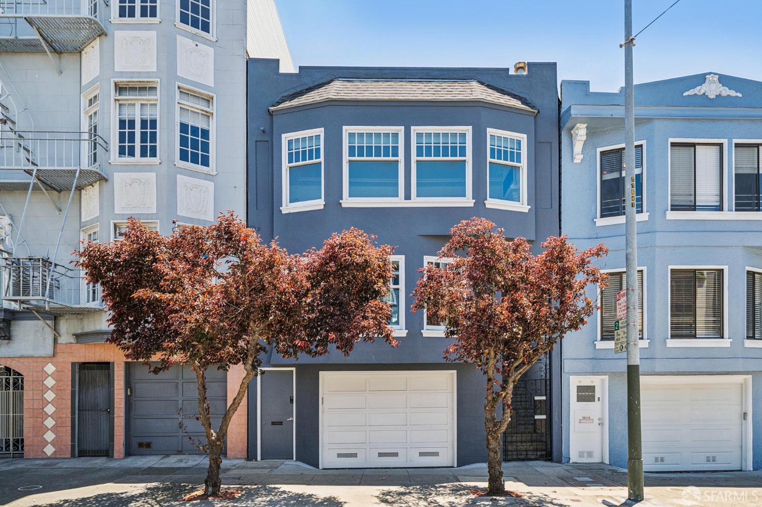 1635 Chestnut Street - Photo 2