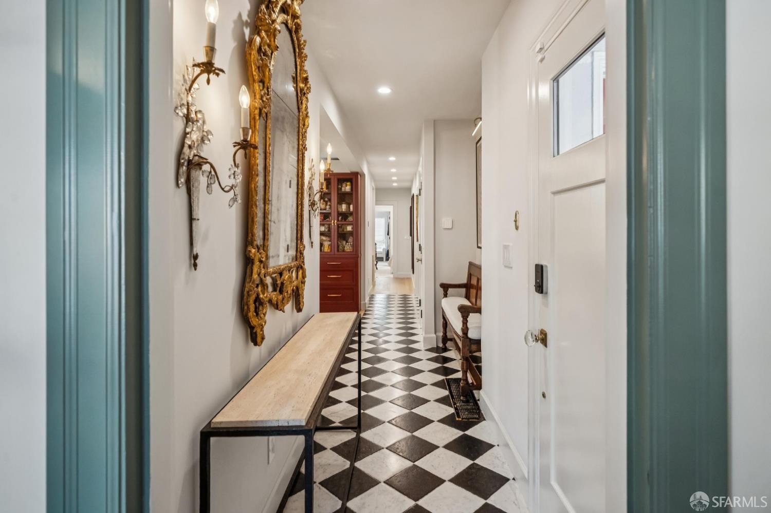 1635 Chestnut Street - Photo 3