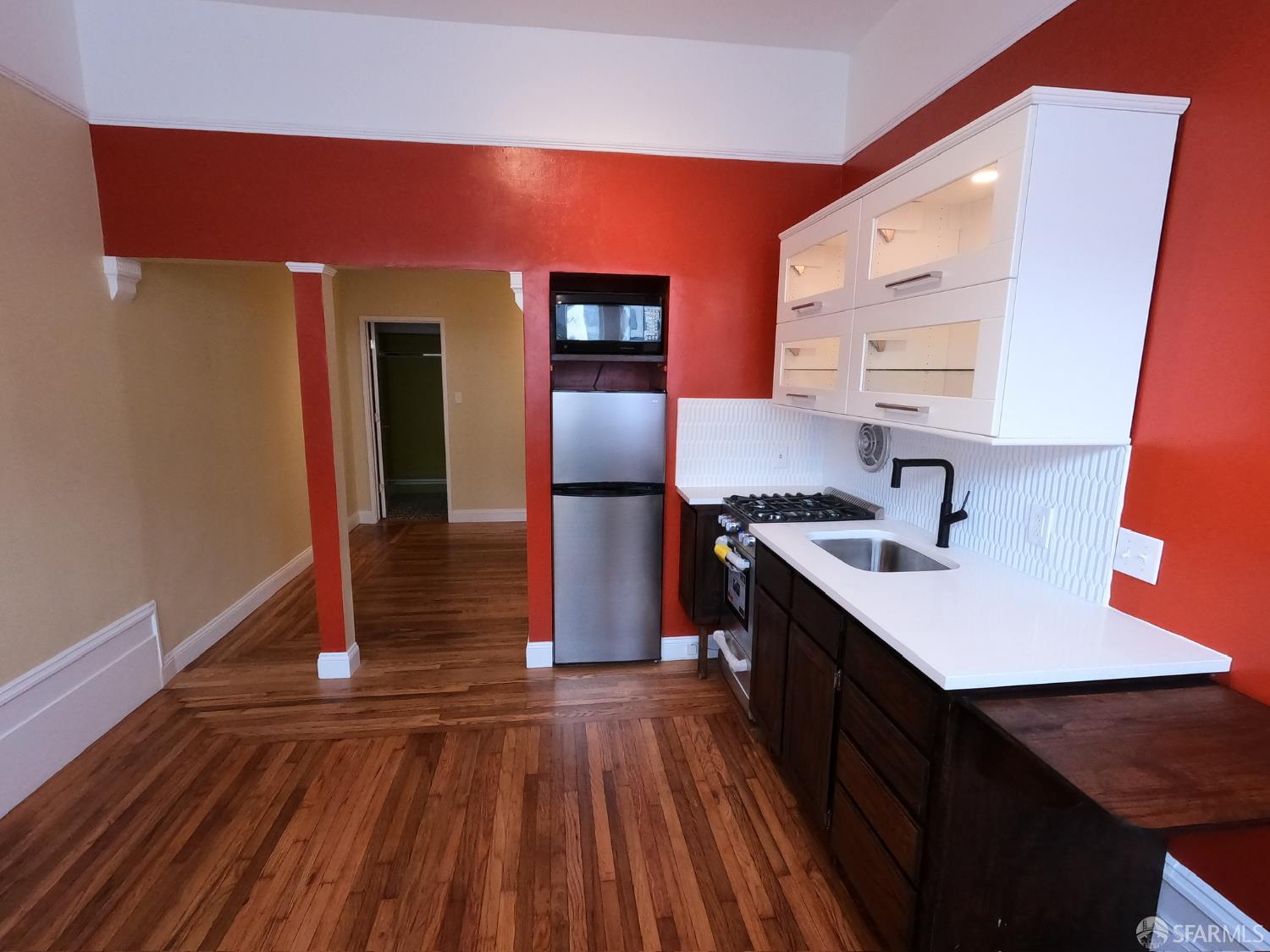 6027 California Street - Photo 2
