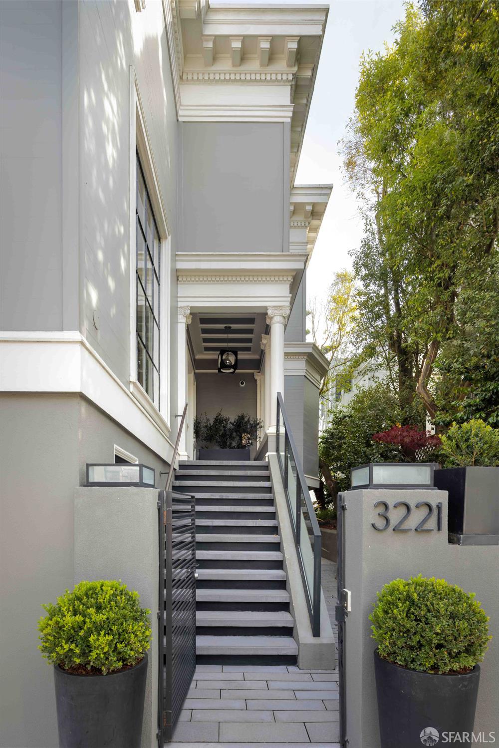 3221 Washington Street - Photo 2
