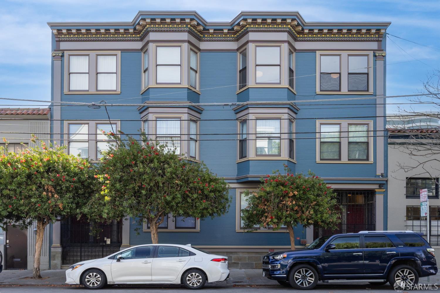 591 Francisco Street - Photo 2